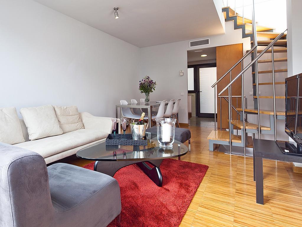 Apartment Barcelona Rentals - Penthouse With Terrace Buitenkant foto